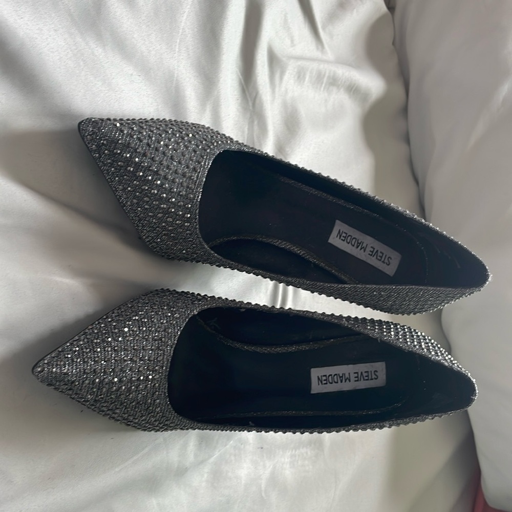 Steve Madden Gray multi-stone heels size 8. New